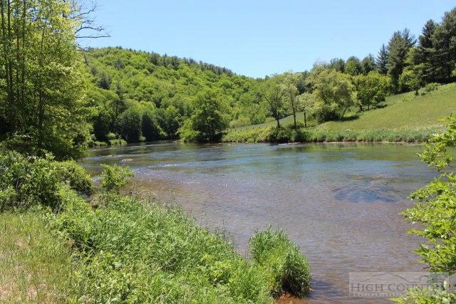 Image number 2 for the current listing