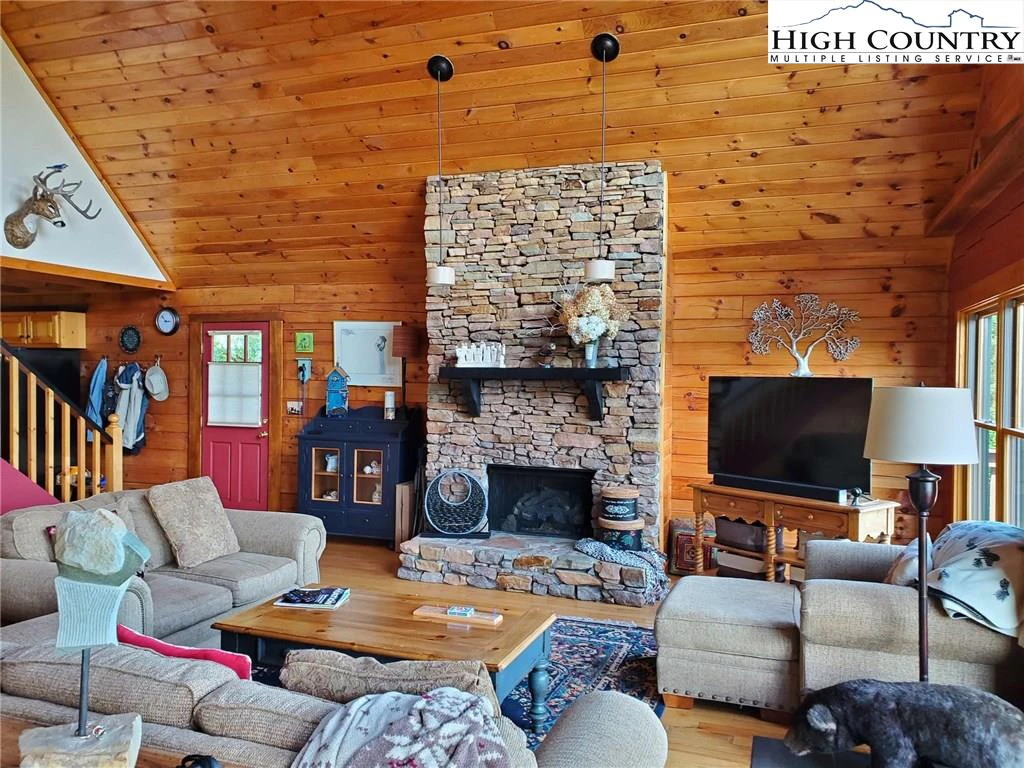 Image number 5 for the current listing