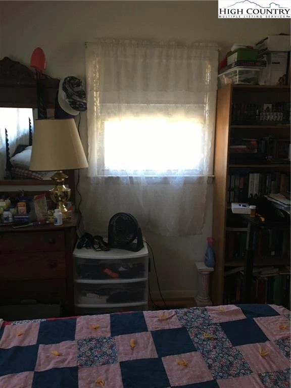 Image number 9 for the current listing