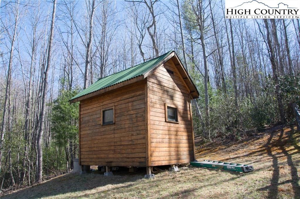 Image number 4 for the current listing