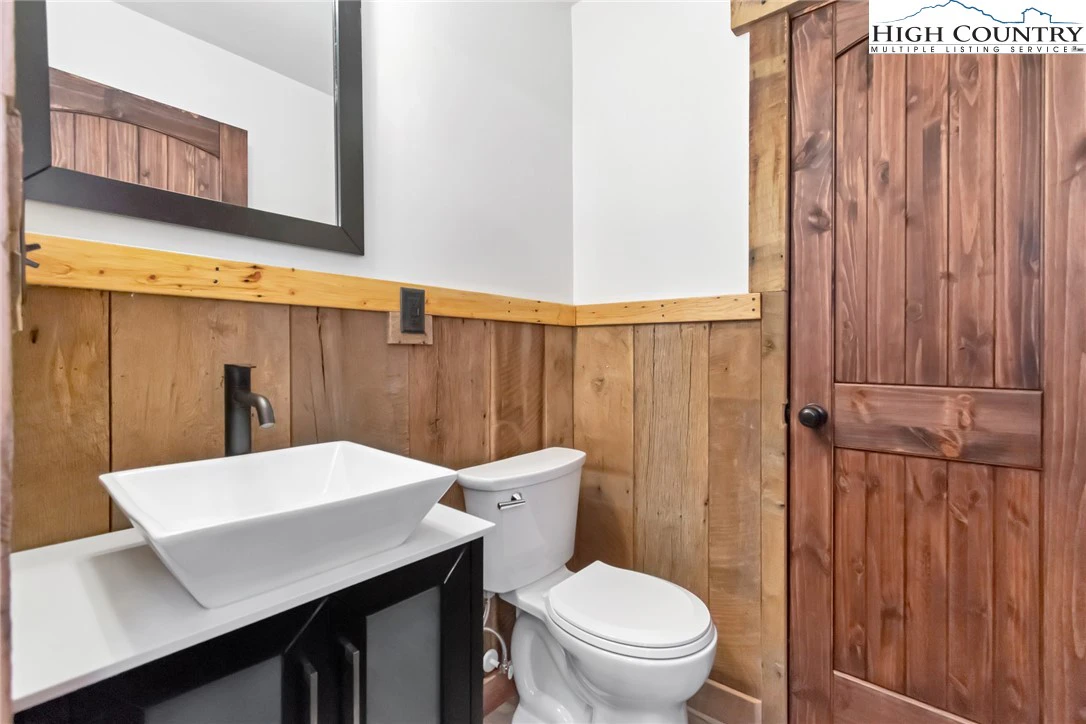 Image number 7 for the current listing