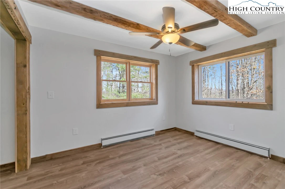 Image number 2 for the current listing