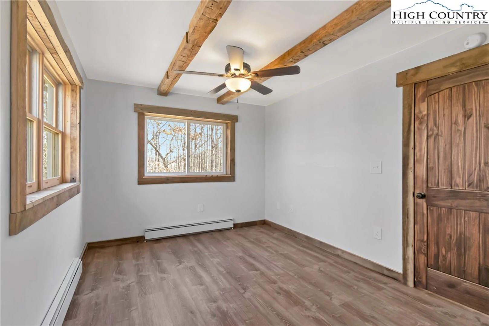 Image number 16 for the current listing