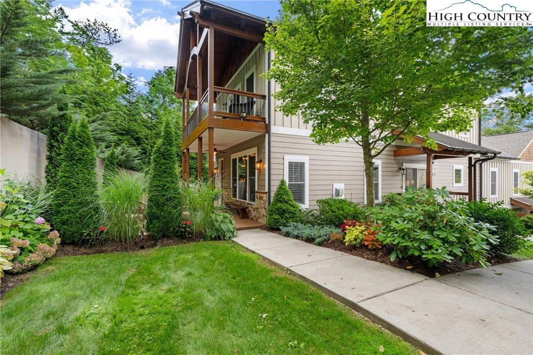 Image number 13 for the current listing