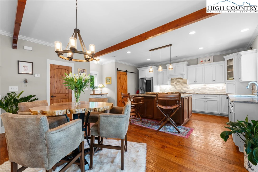 Image number 6 for the current listing