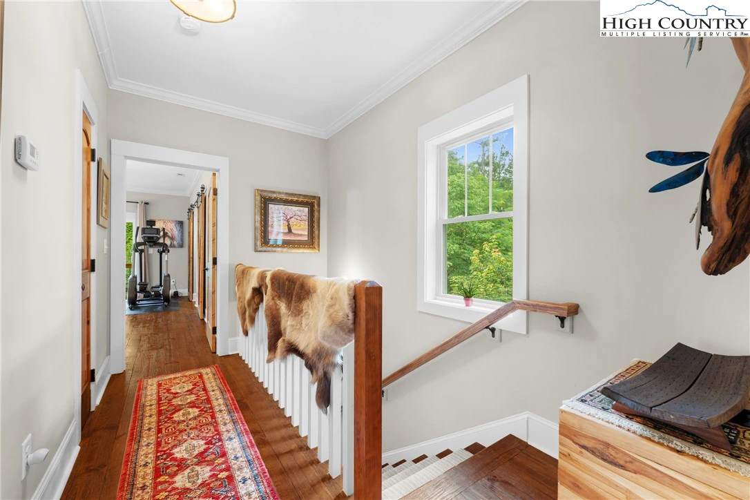 Image number 7 for the current listing