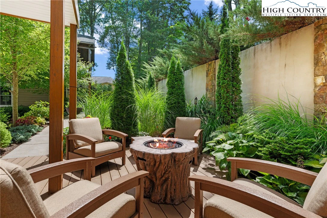 Image number 12 for the current listing