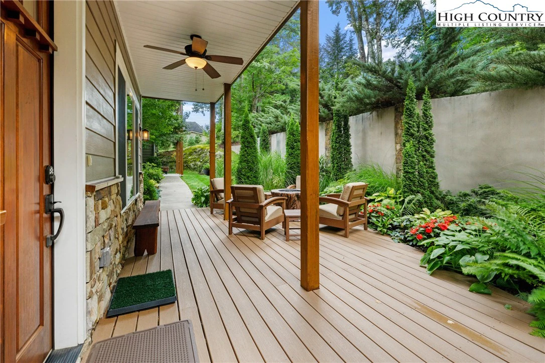 Image number 20 for the current listing