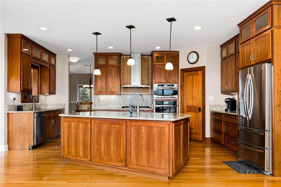 Image number 5 for the current listing