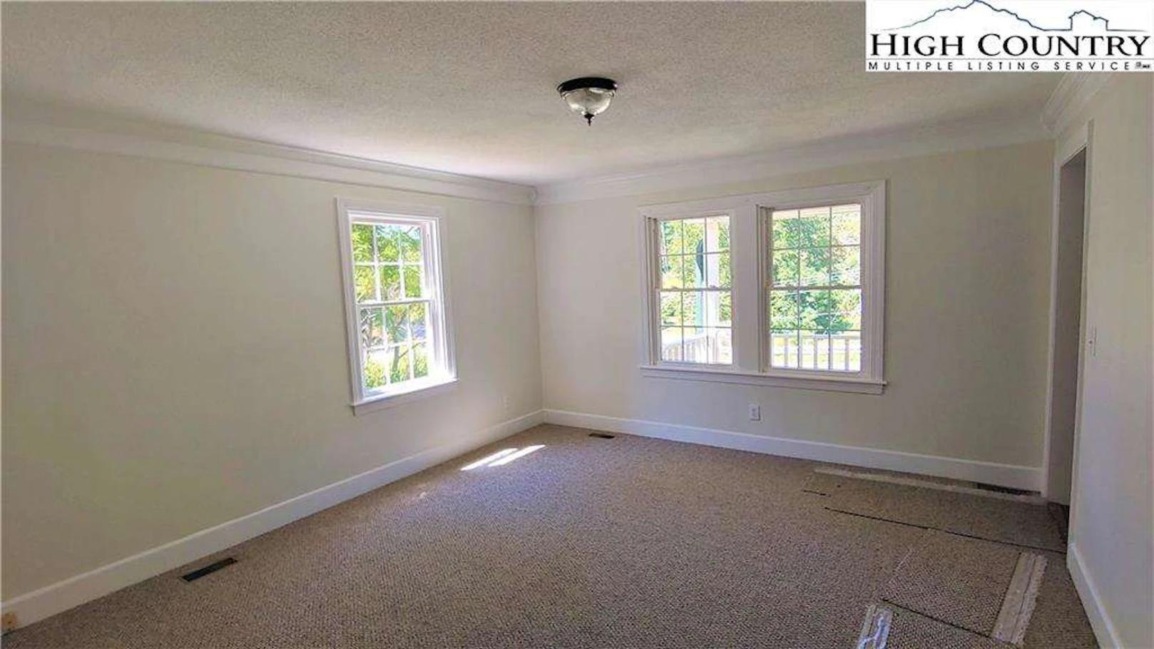 Image number 2 for the current listing