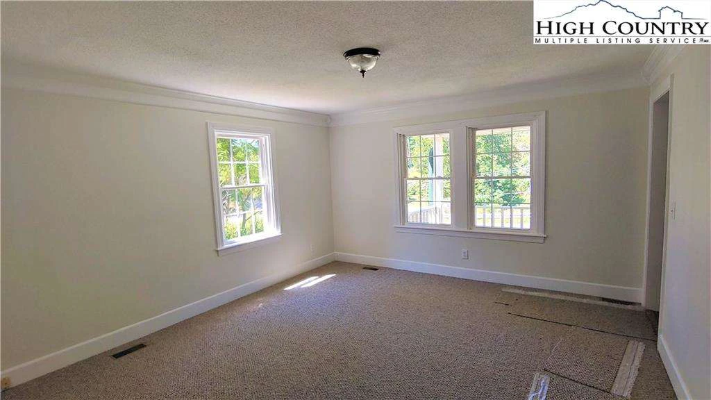 Image number 2 for the current listing