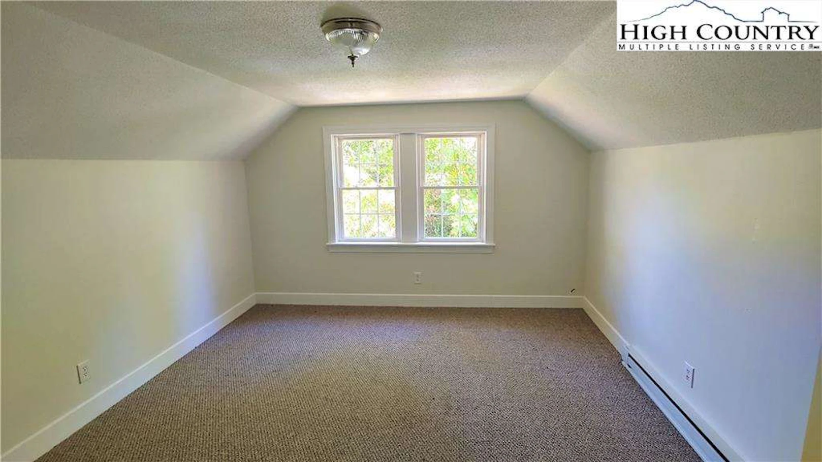 Image number 5 for the current listing