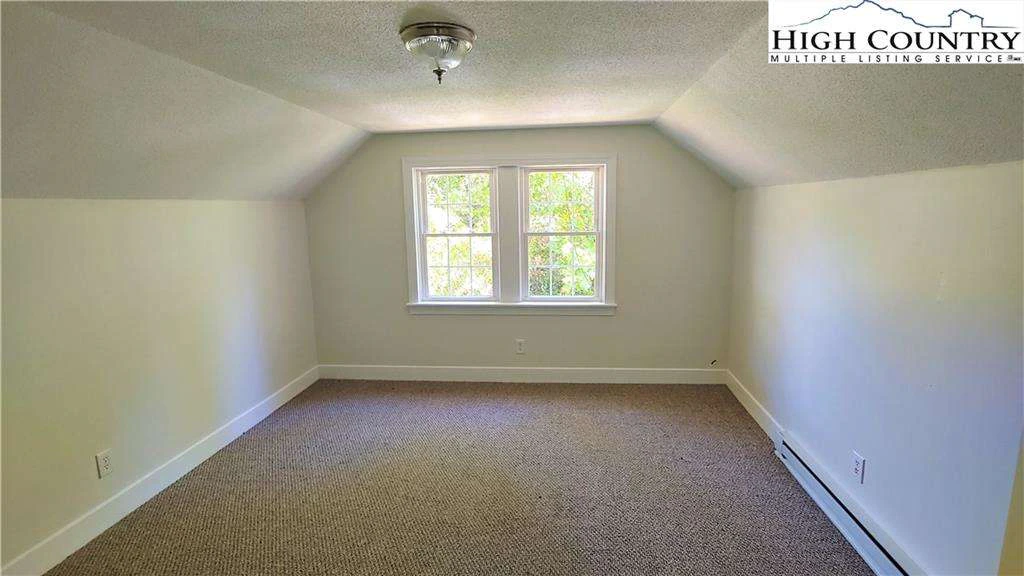 Image number 5 for the current listing