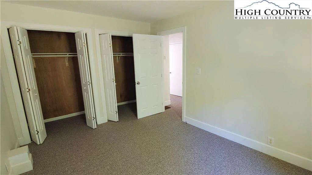 Image number 15 for the current listing