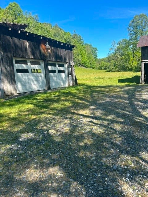 Image number 5 for the current listing