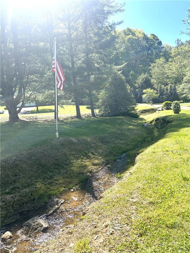 Image number 14 for the current listing