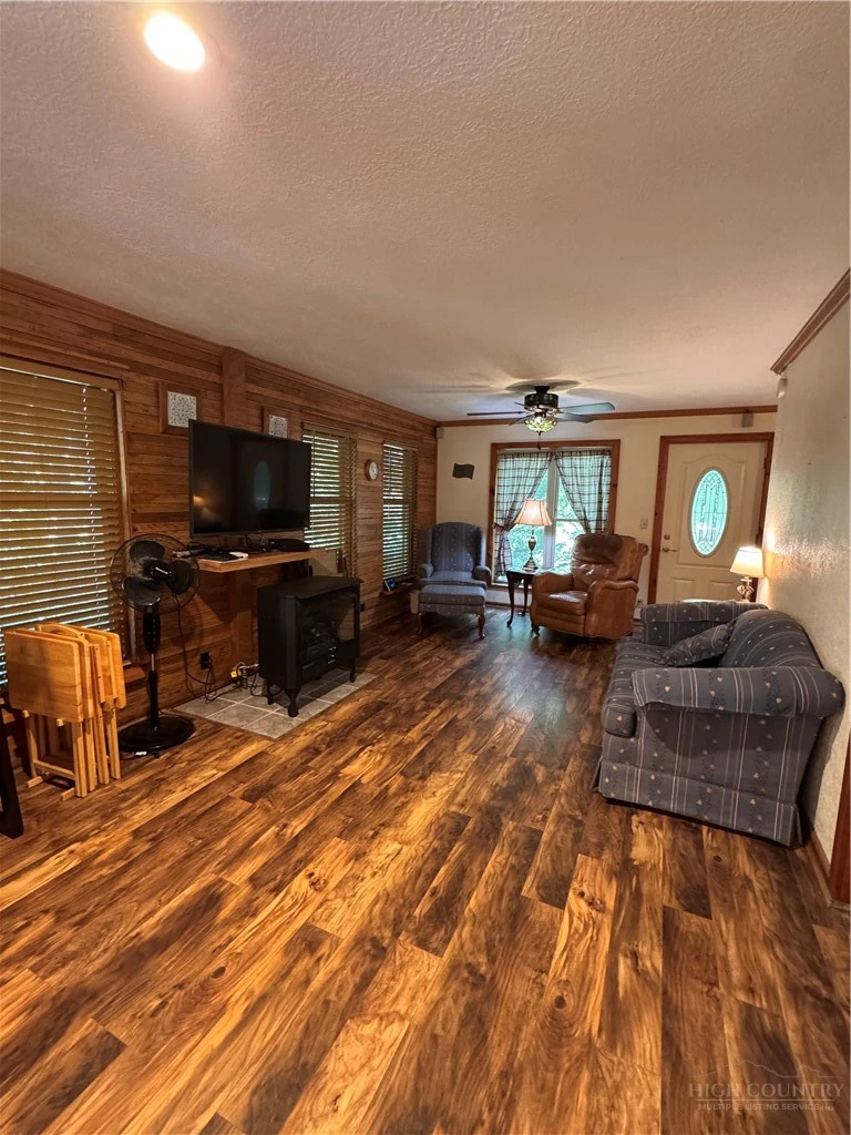 Image number 4 for the current listing