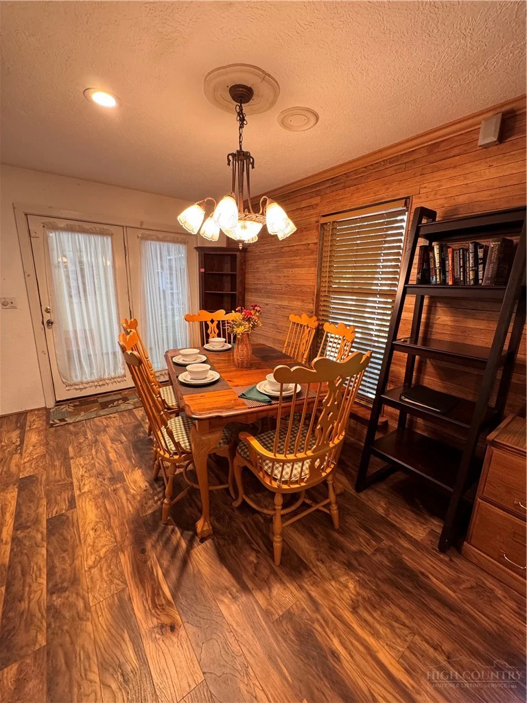 Image number 5 for the current listing