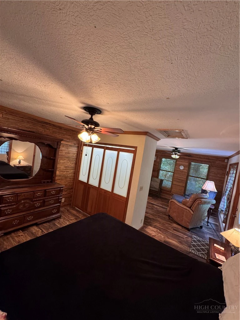 Image number 12 for the current listing