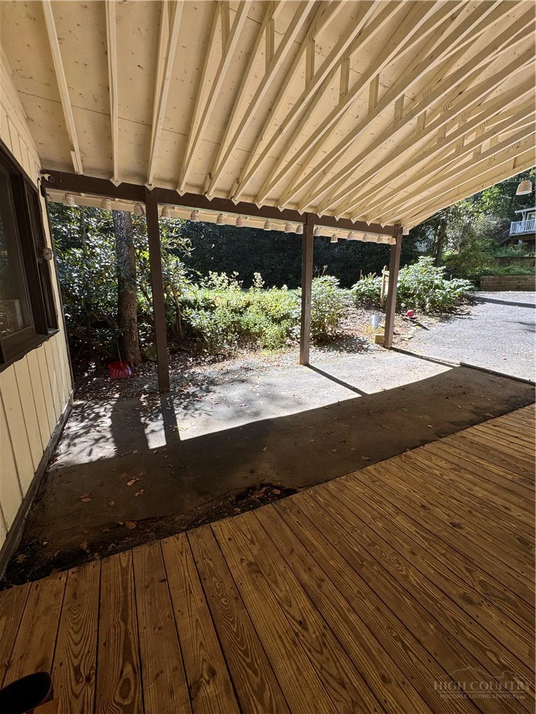 Image number 21 for the current listing