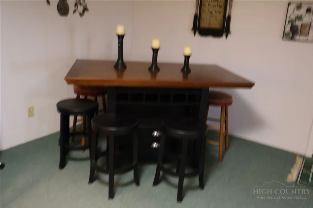 Image number 5 for the current listing