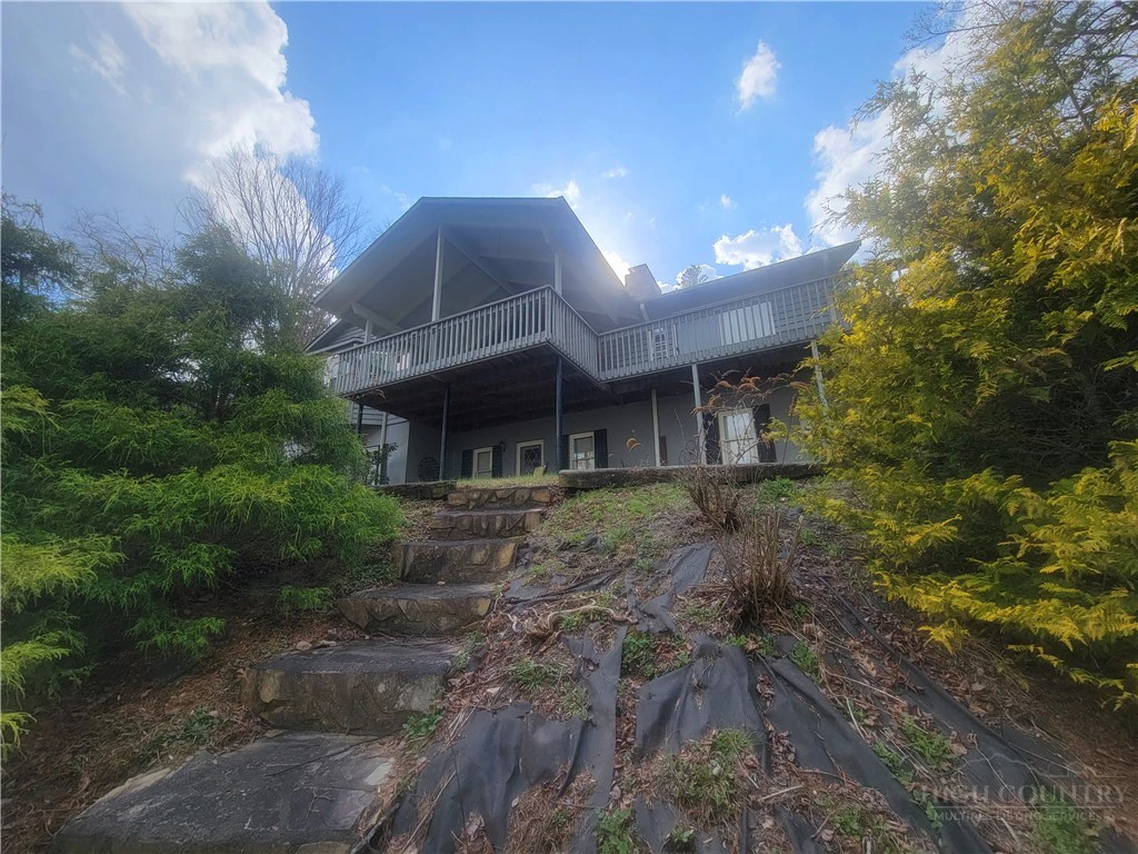 Image number 16 for the current listing