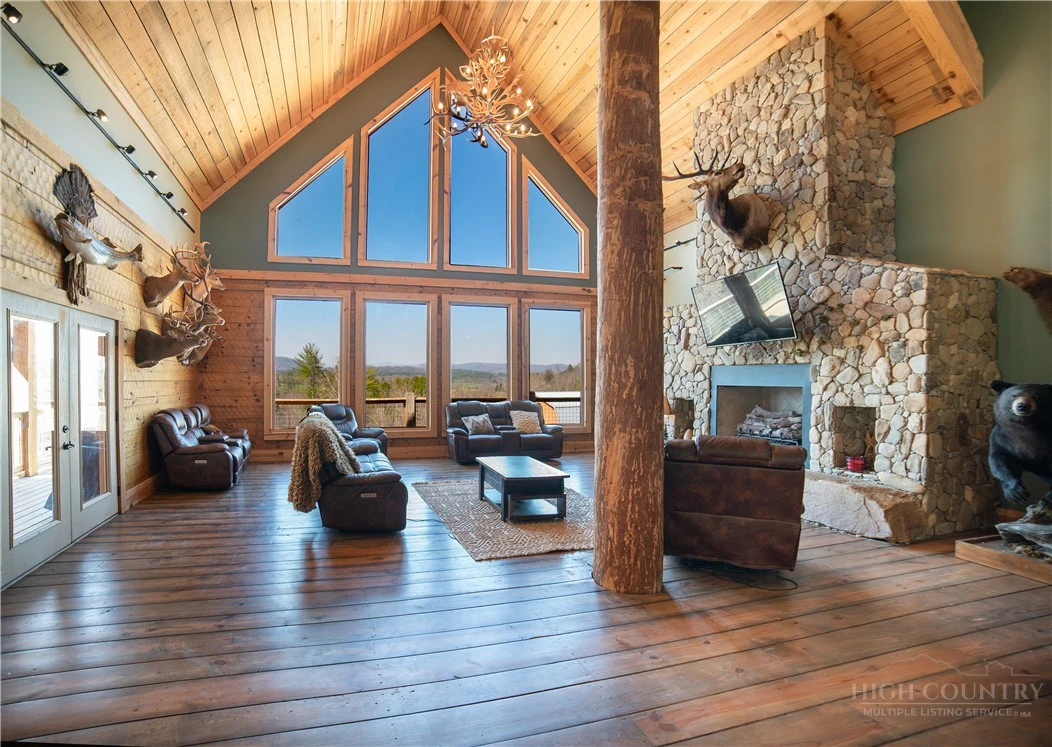Image number 9 for the current listing
