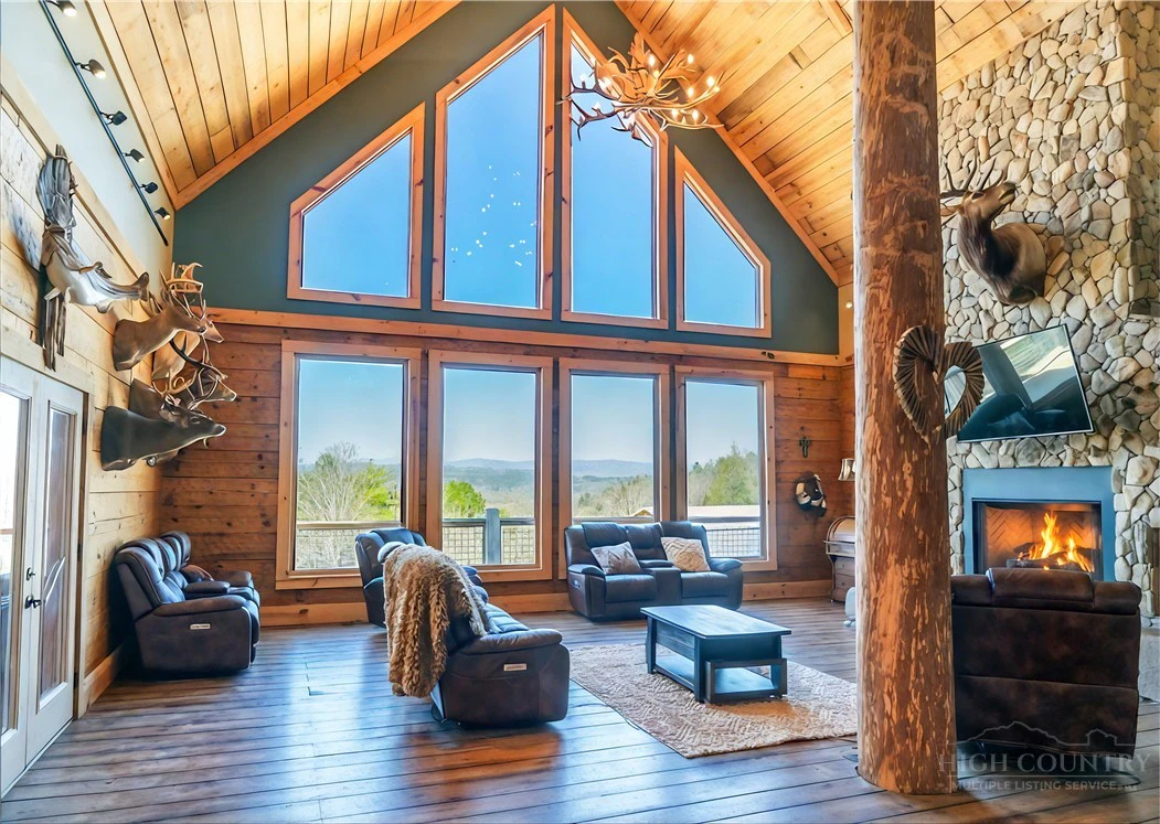 Image number 11 for the current listing