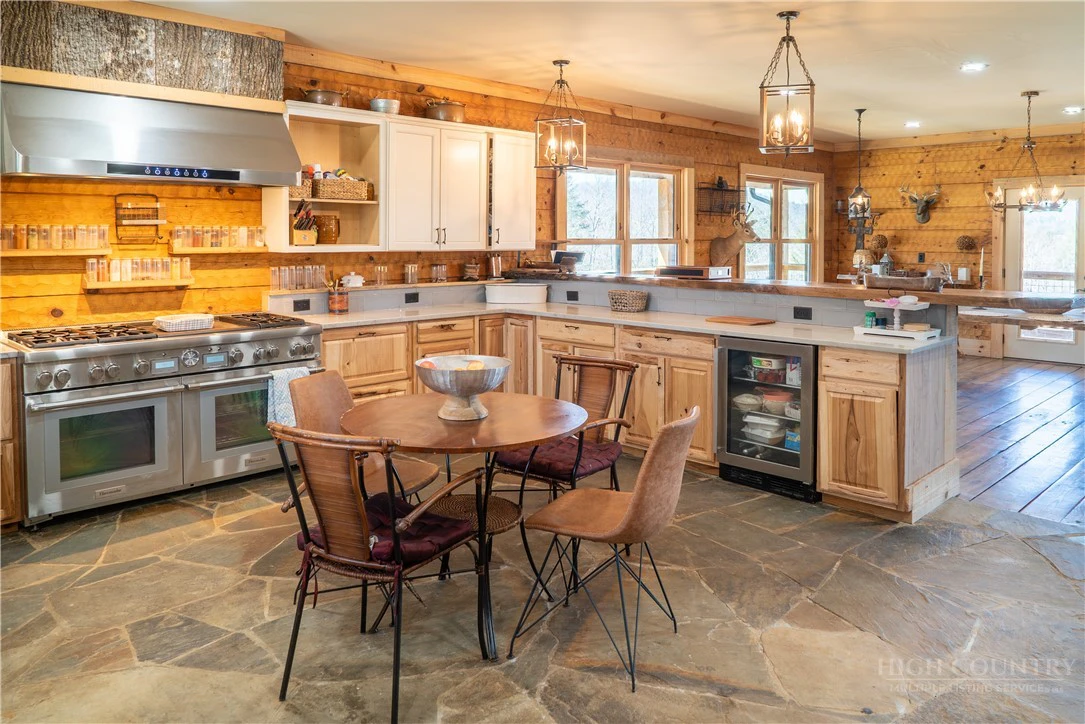 Image number 12 for the current listing