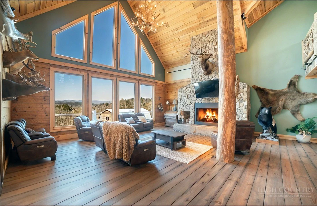 Image number 17 for the current listing