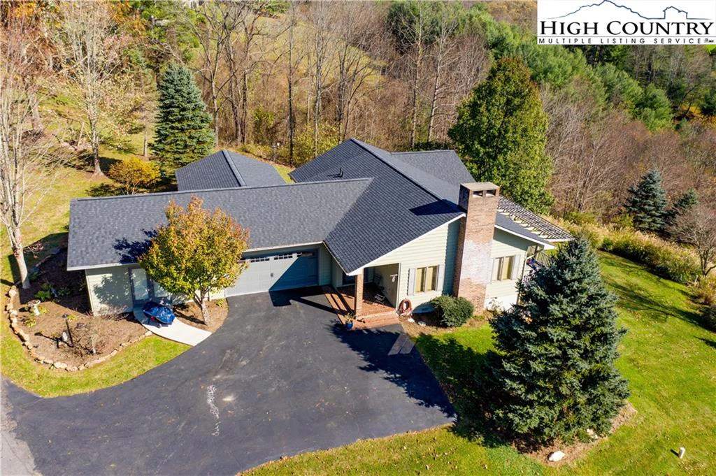 Image number 1 for the current listing