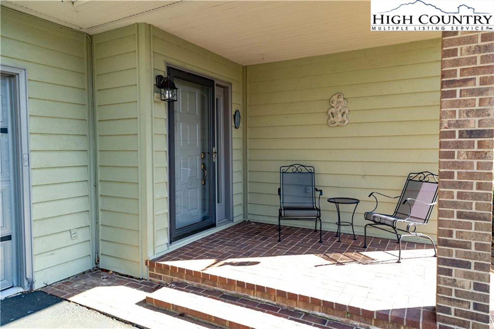 Image number 16 for the current listing