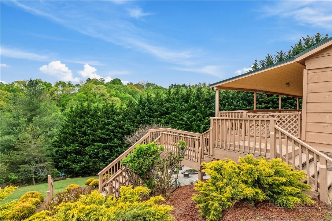 Image number 13 for the current listing