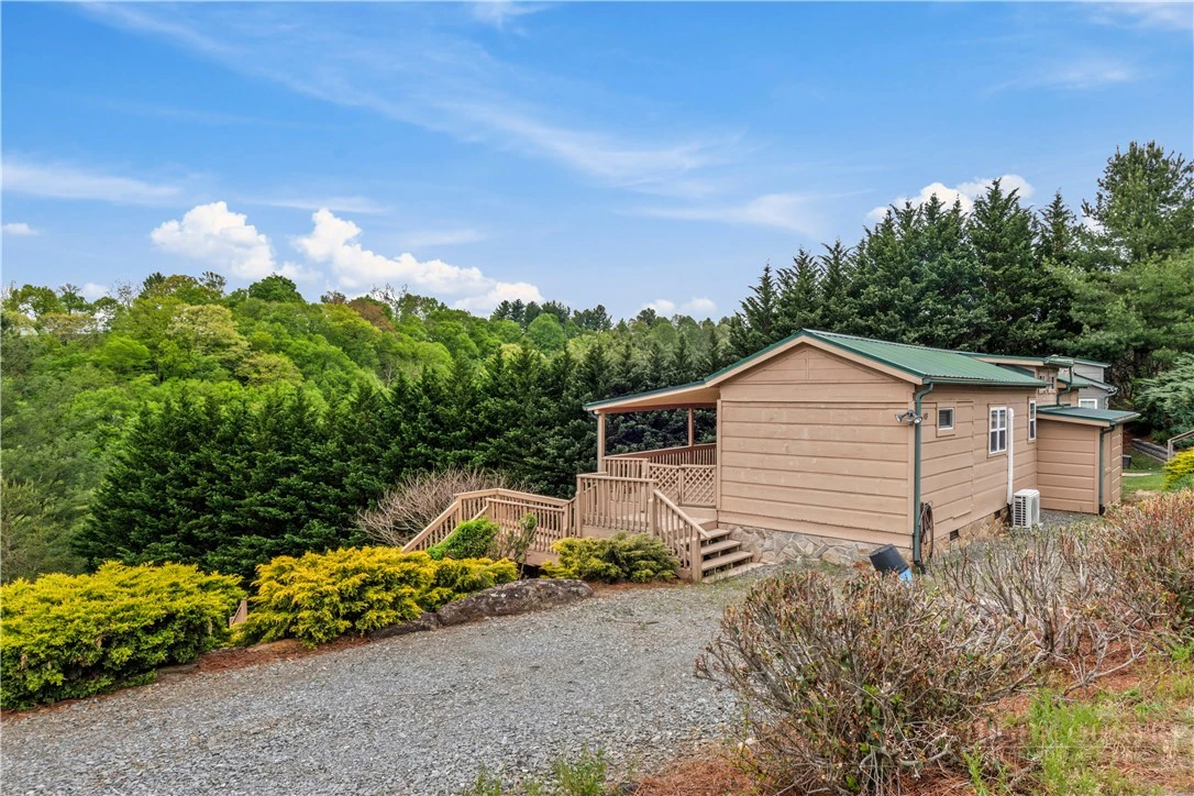 Image number 12 for the current listing