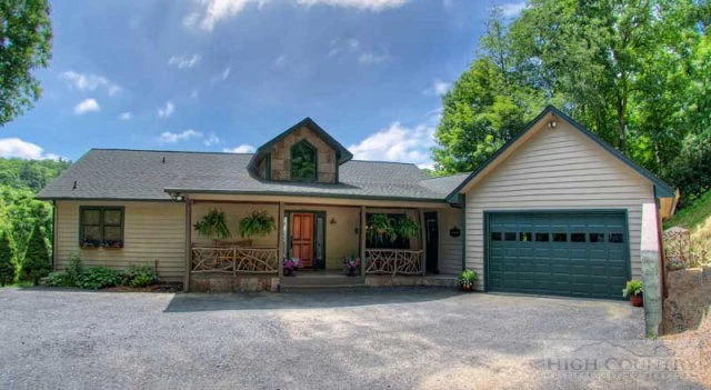 Image number 13 for the current listing