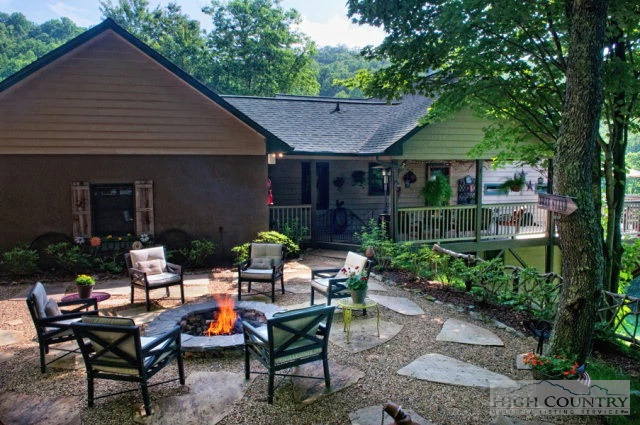Image number 12 for the current listing