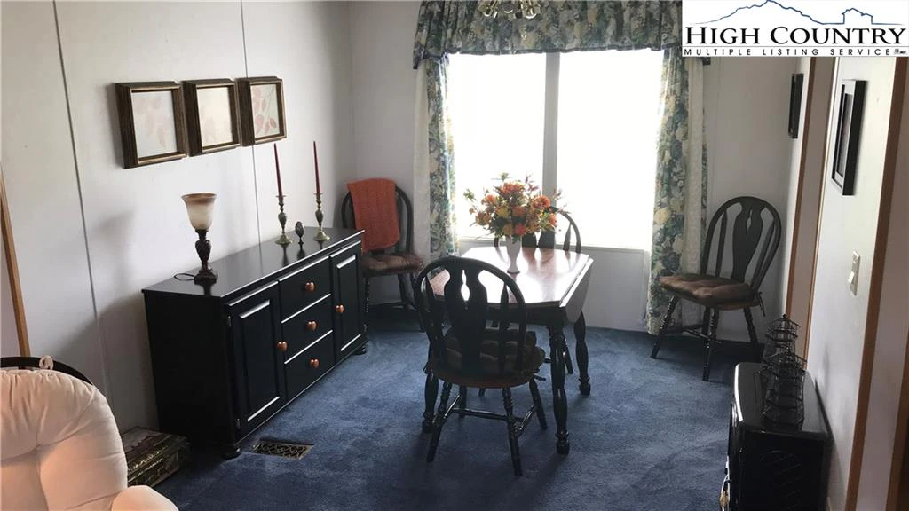 Image number 11 for the current listing