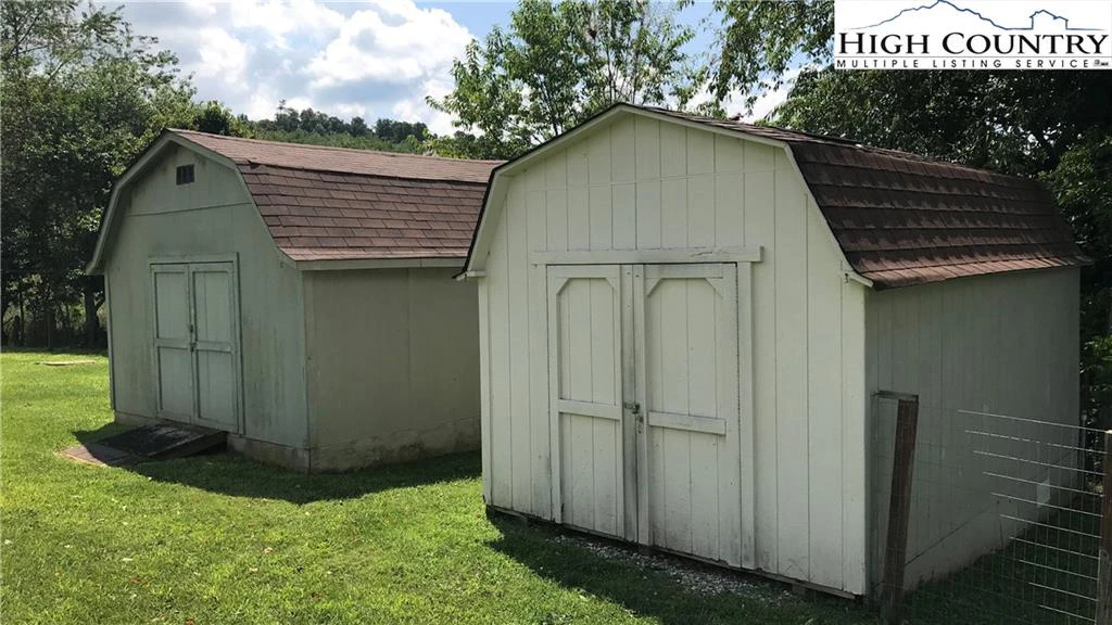 Image number 3 for the current listing