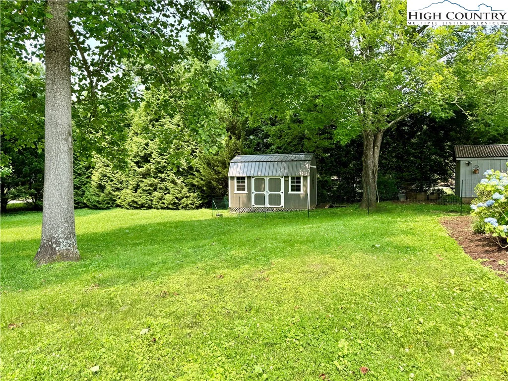 Image number 13 for the current listing