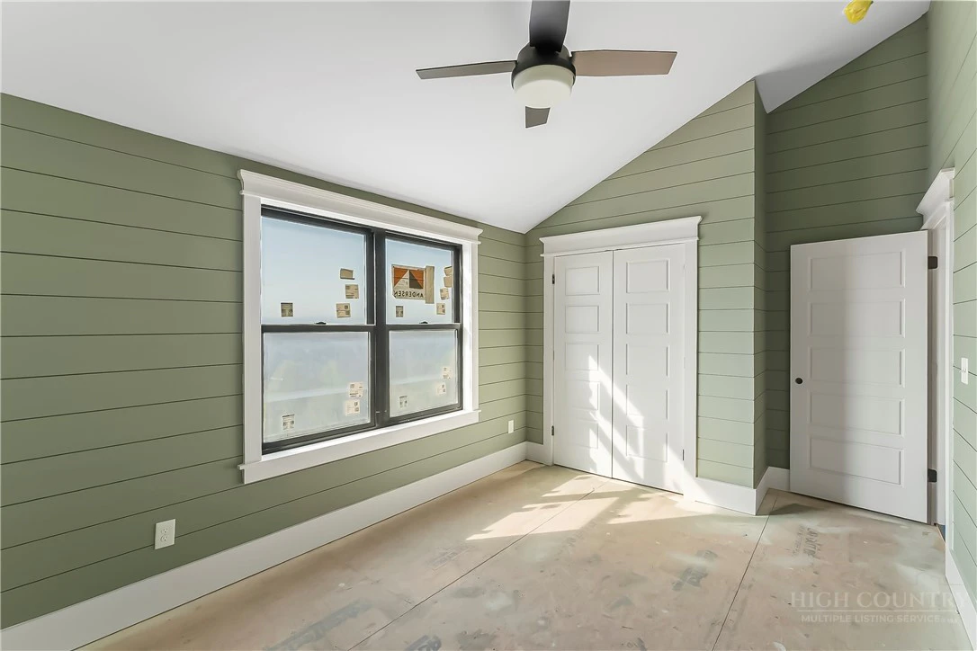 Image number 4 for the current listing
