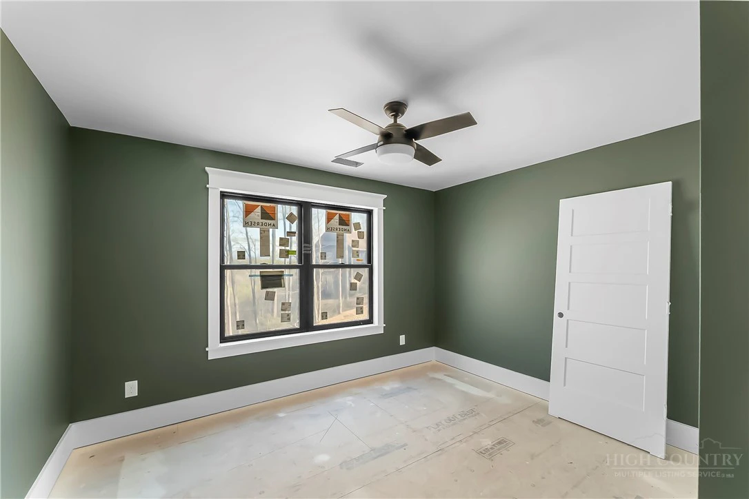 Image number 5 for the current listing