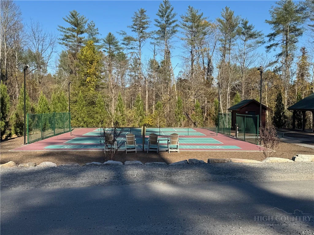 Image number 18 for the current listing