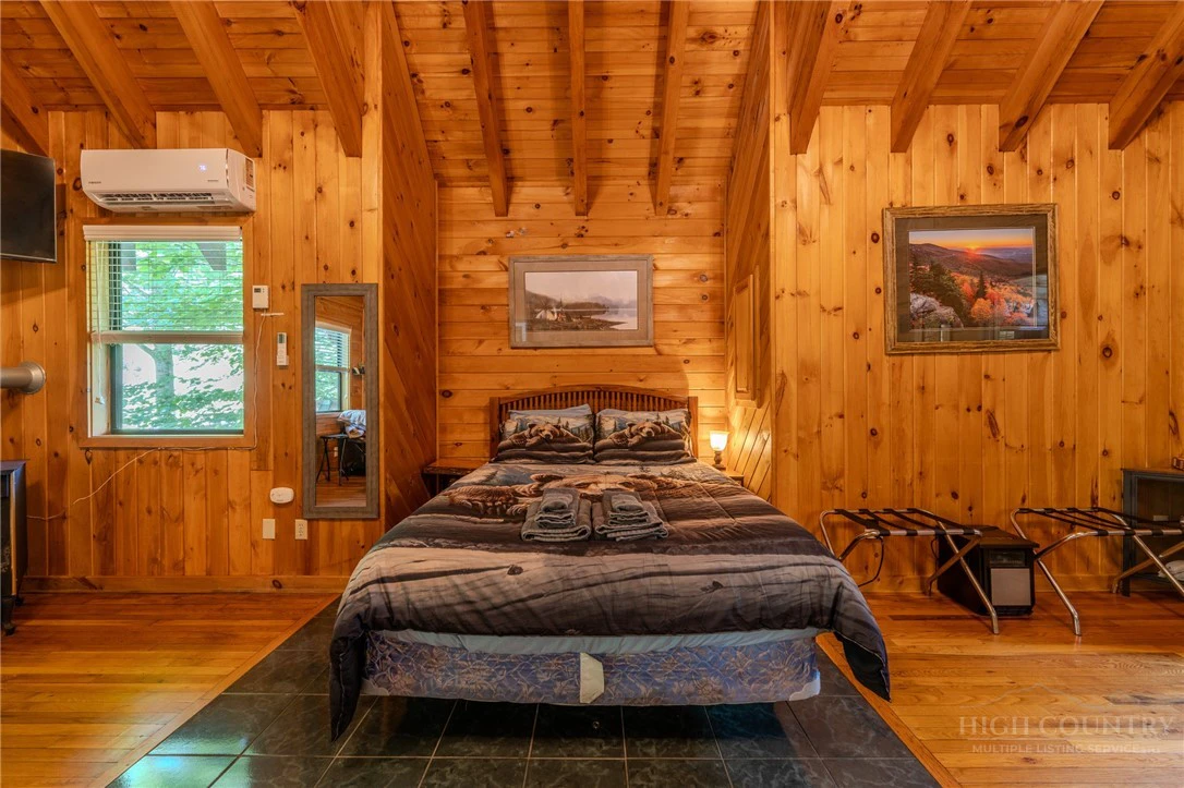 Image number 7 for the current listing