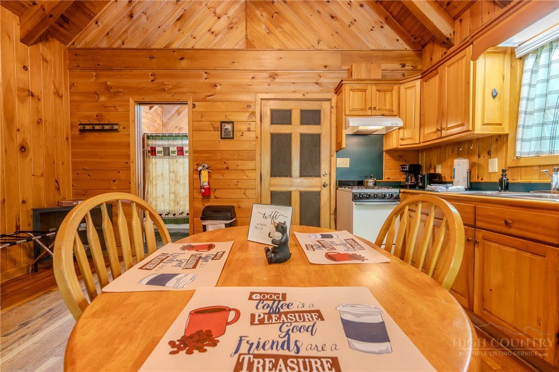 Image number 5 for the current listing