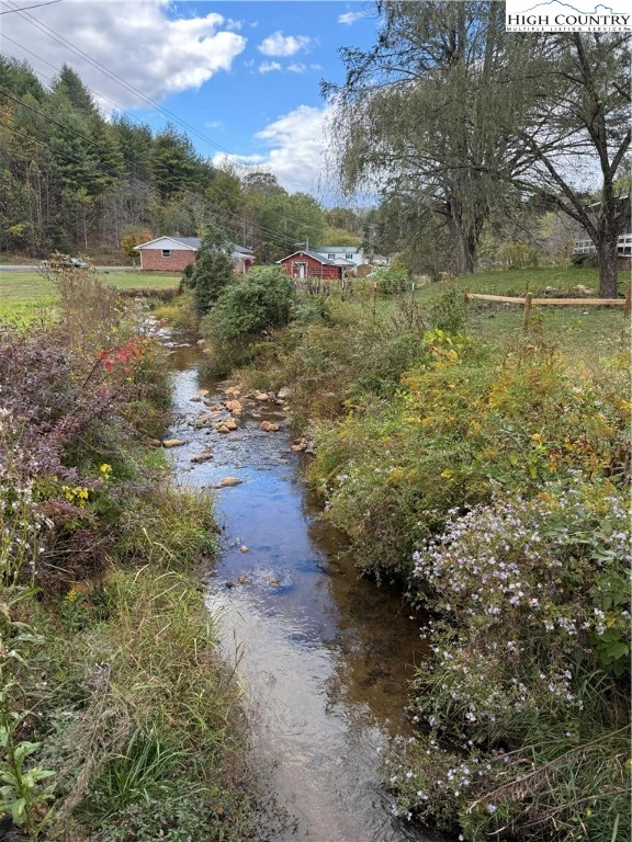 Image number 16 for the current listing