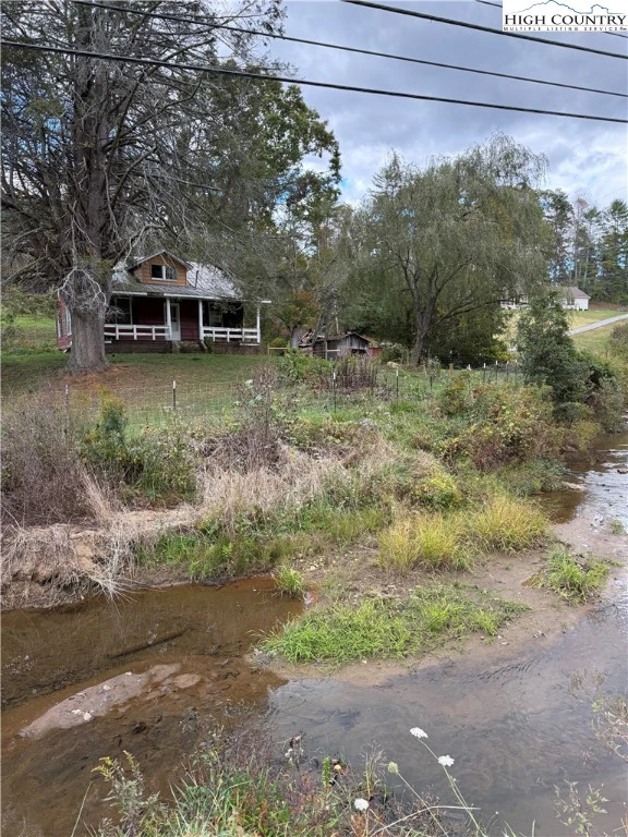 Image number 15 for the current listing