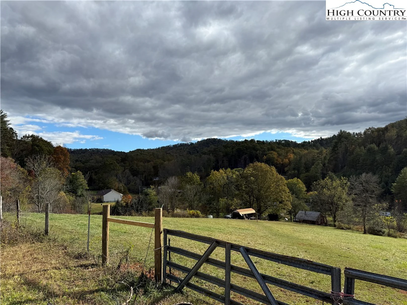 Image number 3 for the current listing