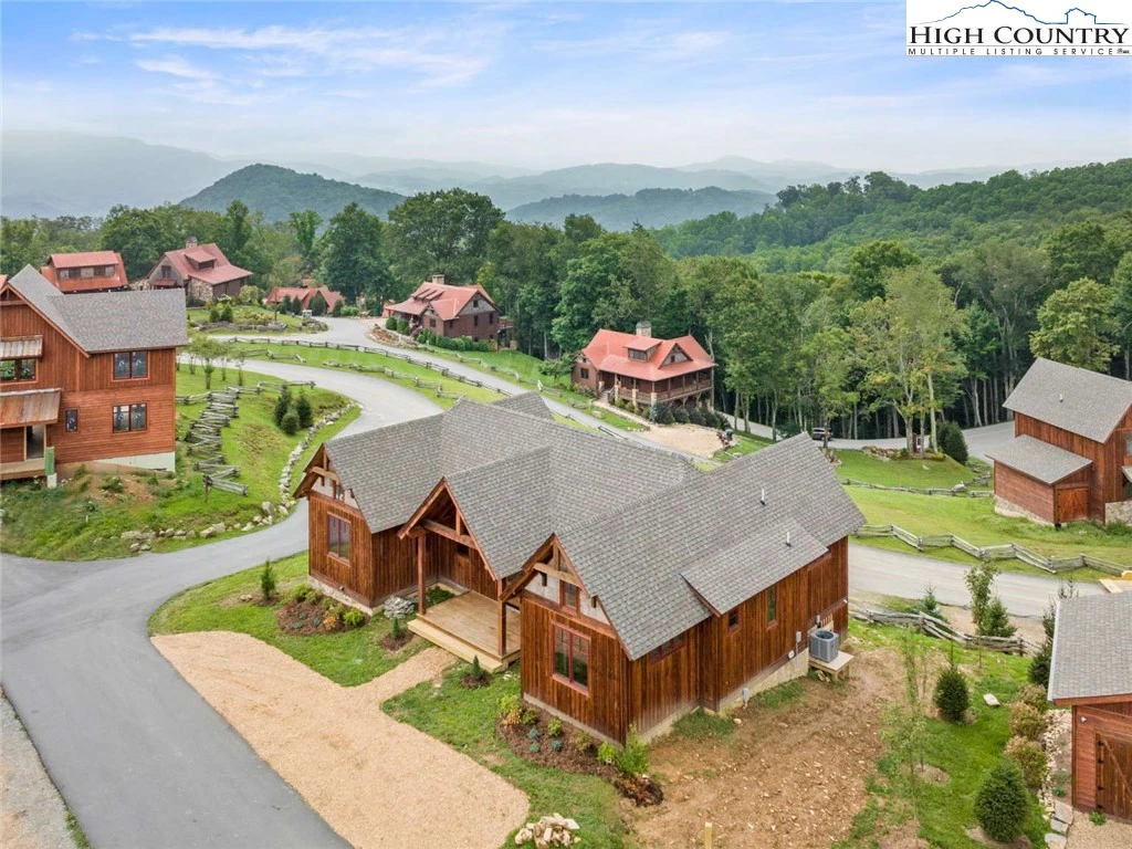 Image number 1 for the current listing