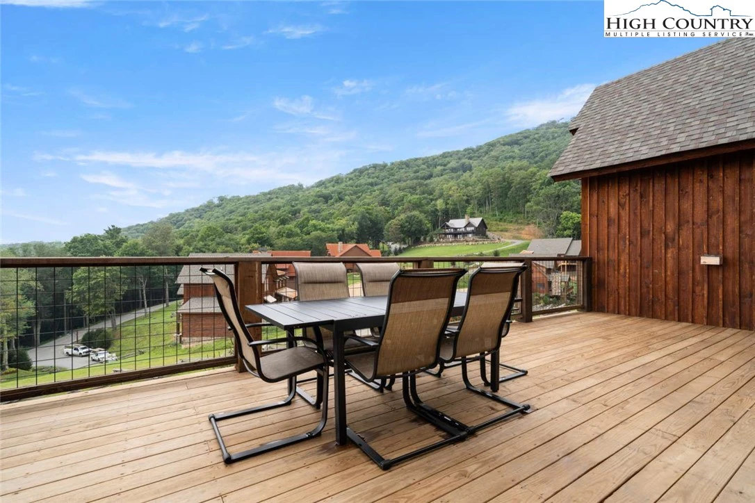 Image number 14 for the current listing