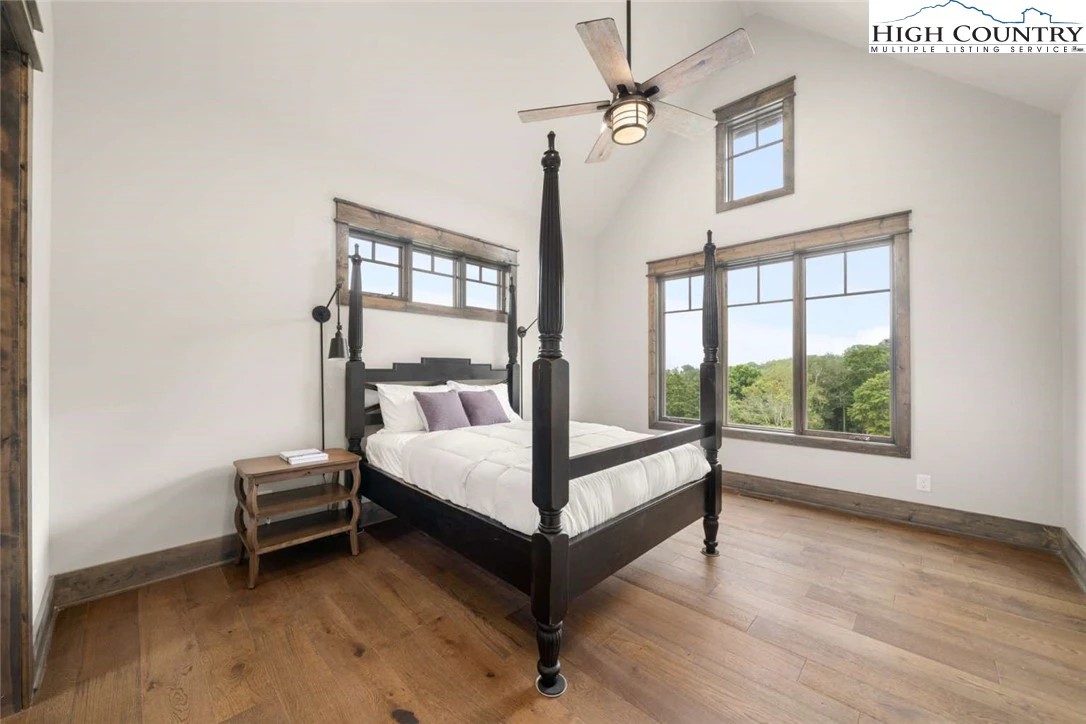 Image number 6 for the current listing